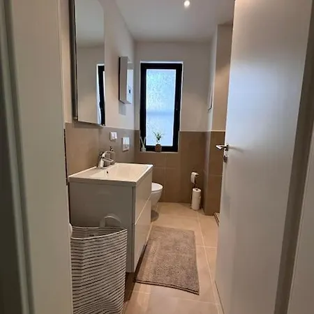 Direkt An Der Landesgartenschau 2026 - Gemuetliche Stadtwohnung Am Neusser Markt Apartment *