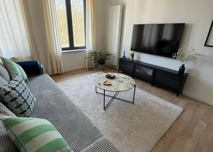 3 Og Direkt An Der Laga 2026 - Gemuetliche Stadtwohnung Am Neusser Markt! *